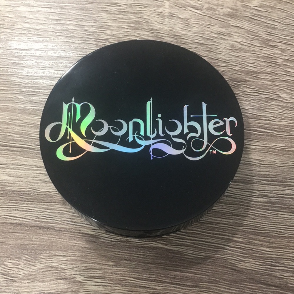 Black Moon Highlighter in Squid